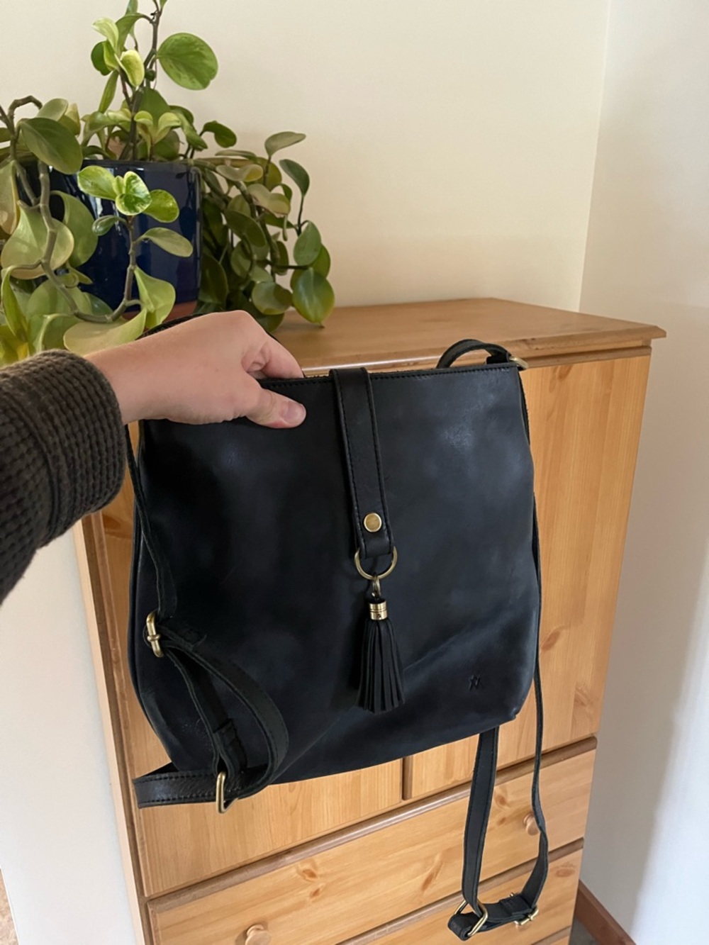 Elevate People mini sling back veg tanned leather crossbody + backpack NWT